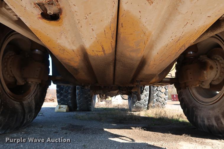 image for item DG3252 1996 Caterpillar 773D haul truck