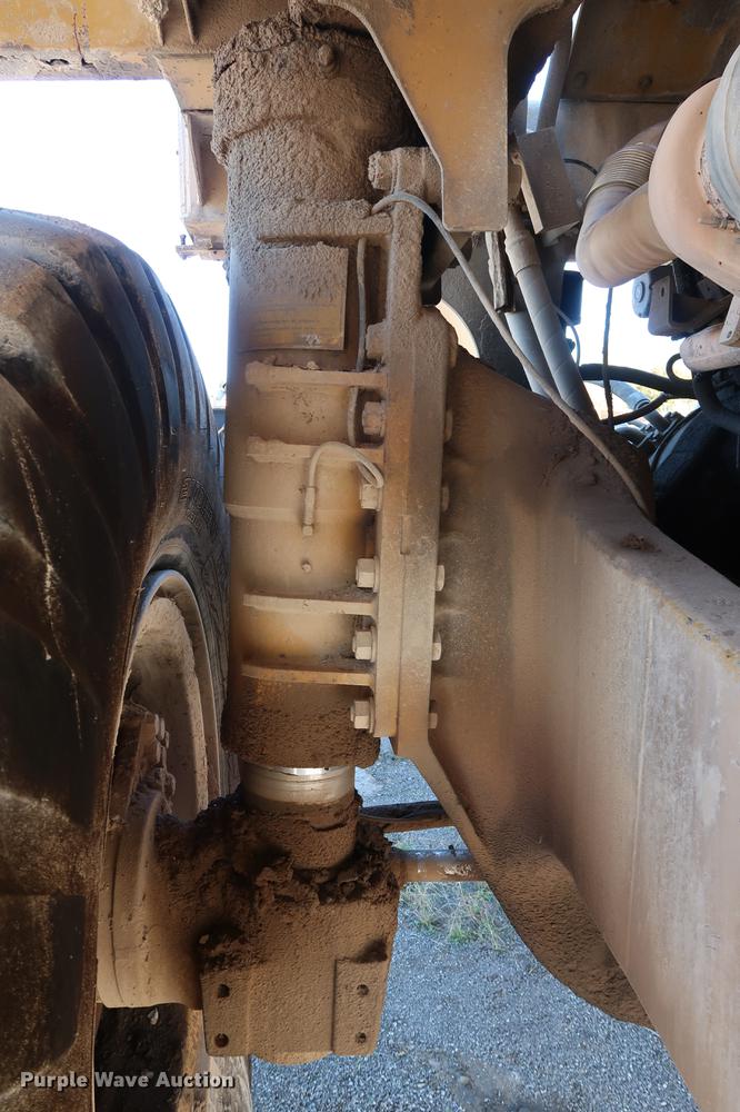 image for item DG3252 1996 Caterpillar 773D haul truck