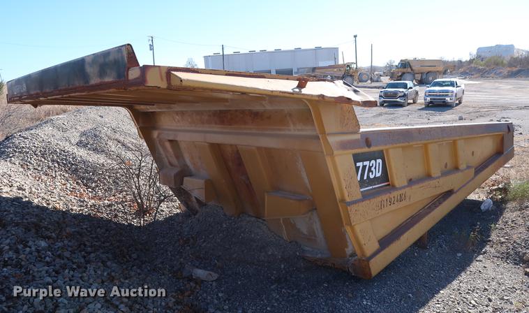 image for item DG3252 1996 Caterpillar 773D haul truck