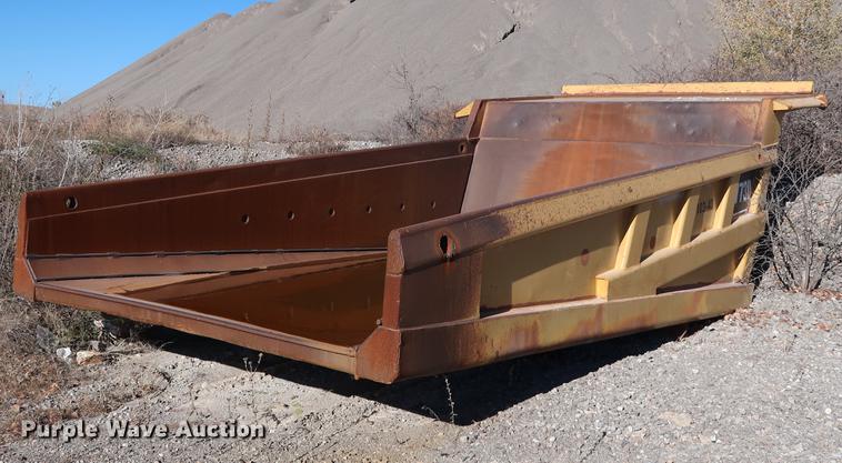 image for item DG3252 1996 Caterpillar 773D haul truck