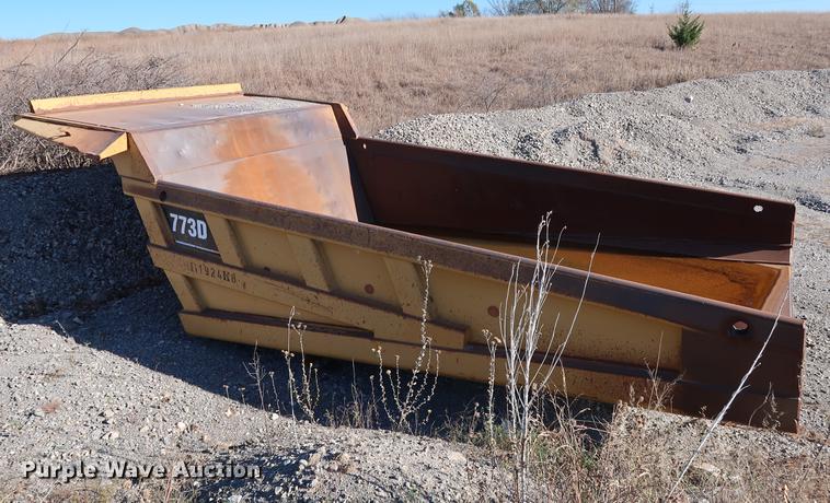 image for item DG3252 1996 Caterpillar 773D haul truck