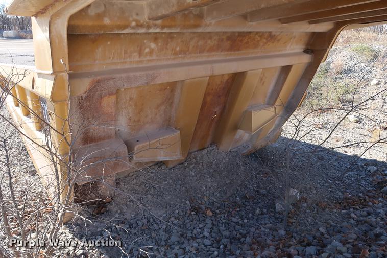 image for item DG3252 1996 Caterpillar 773D haul truck