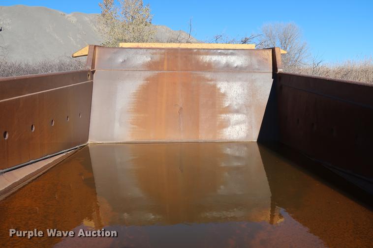 image for item DG3252 1996 Caterpillar 773D haul truck