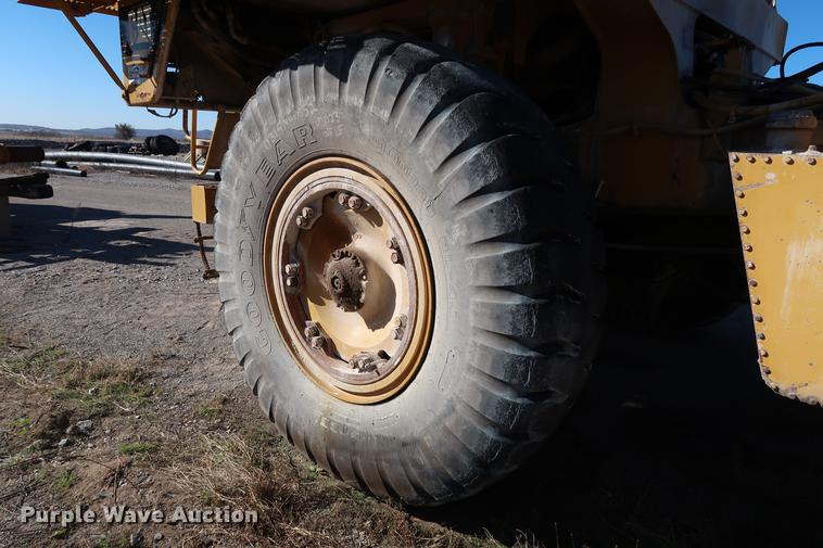 image for item DG3252 1996 Caterpillar 773D haul truck