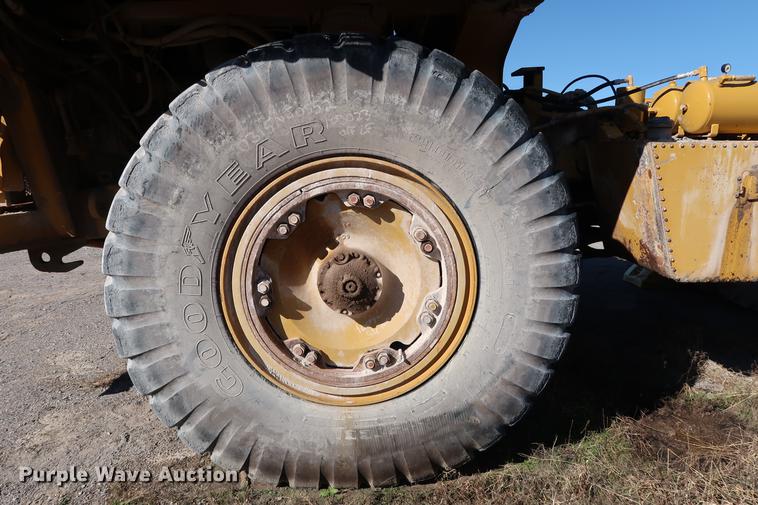 image for item DG3252 1996 Caterpillar 773D haul truck