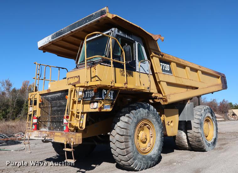 image for item DG3253 1999 Caterpillar 773D haul truck