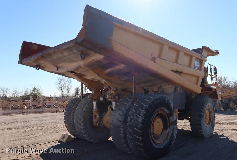 image for item DG3253 1999 Caterpillar 773D haul truck