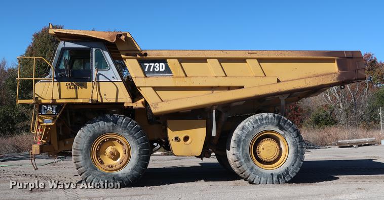 image for item DG3253 1999 Caterpillar 773D haul truck
