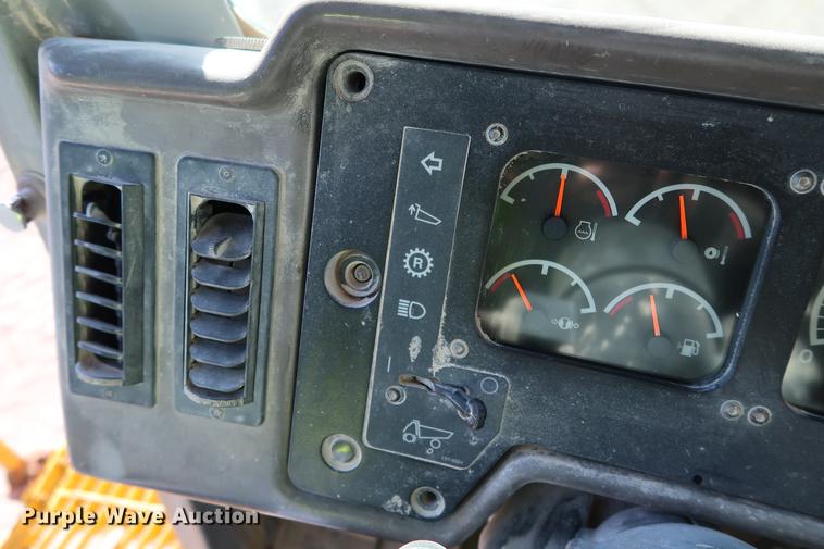 image for item DG3253 1999 Caterpillar 773D haul truck