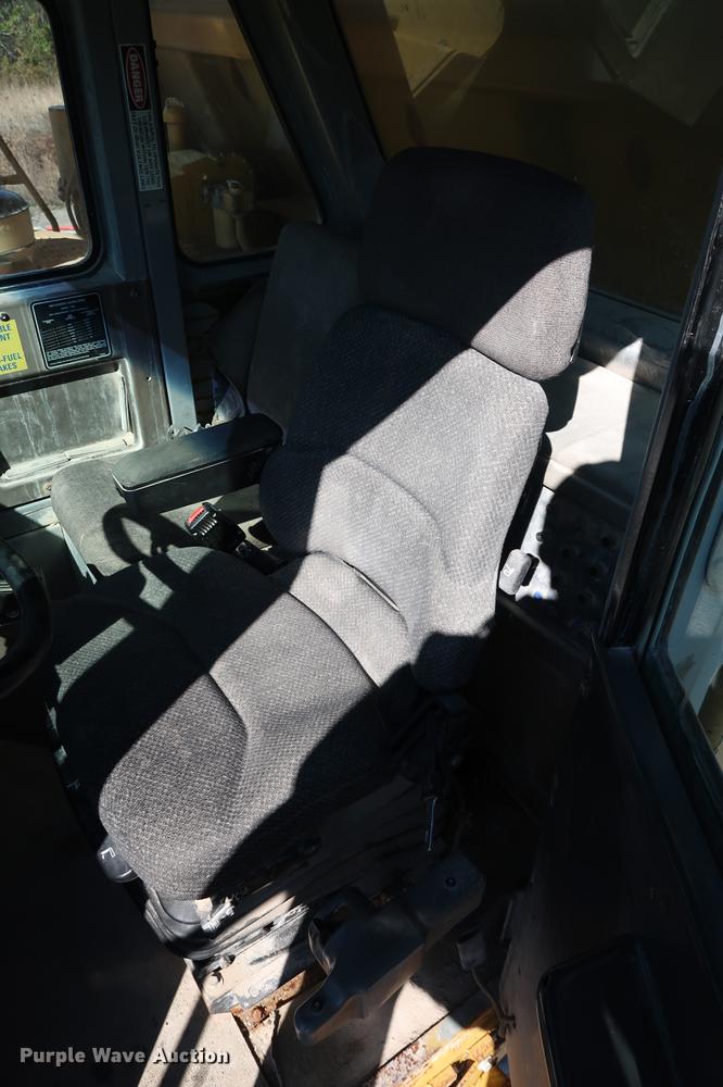 image for item DG3253 1999 Caterpillar 773D haul truck