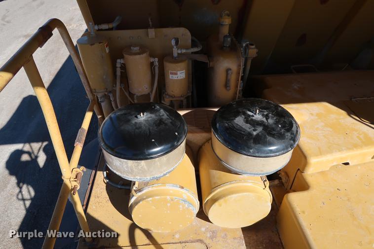 image for item DG3253 1999 Caterpillar 773D haul truck