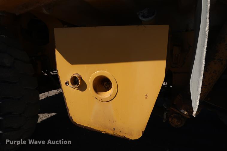 image for item DG3253 1999 Caterpillar 773D haul truck