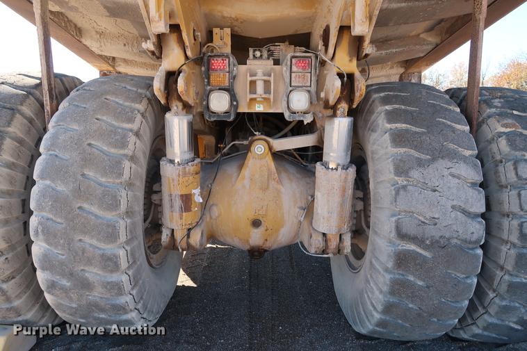 image for item DG3253 1999 Caterpillar 773D haul truck