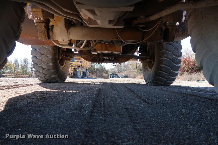 image for item DG3253 1999 Caterpillar 773D haul truck