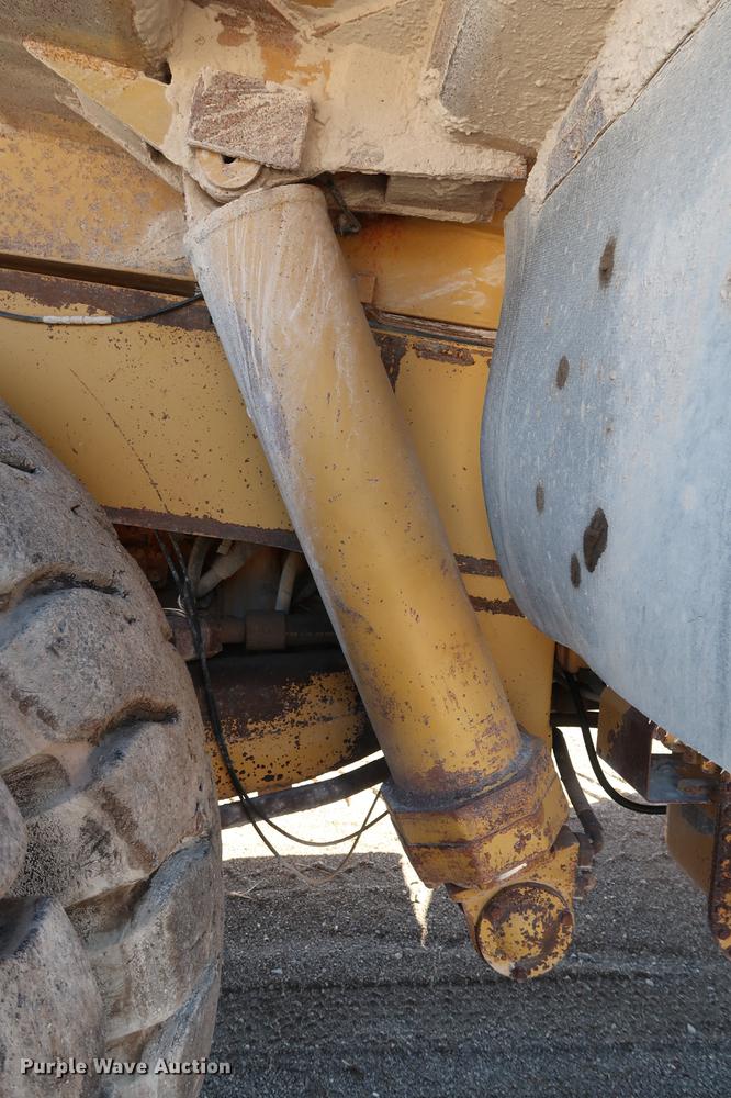 image for item DG3253 1999 Caterpillar 773D haul truck