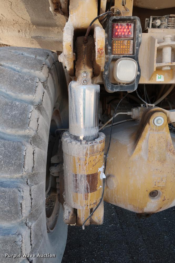 image for item DG3253 1999 Caterpillar 773D haul truck