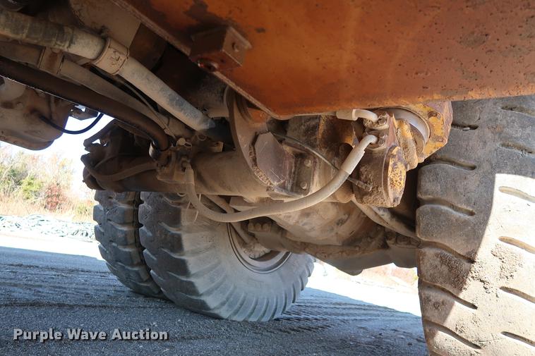 image for item DG3253 1999 Caterpillar 773D haul truck