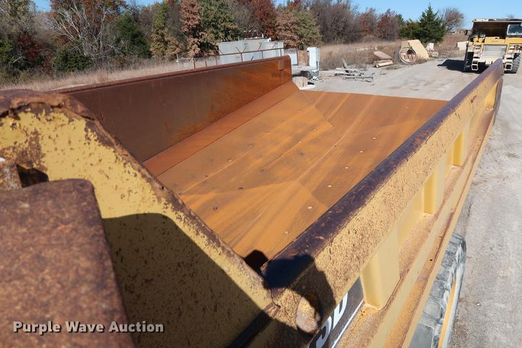 image for item DG3253 1999 Caterpillar 773D haul truck