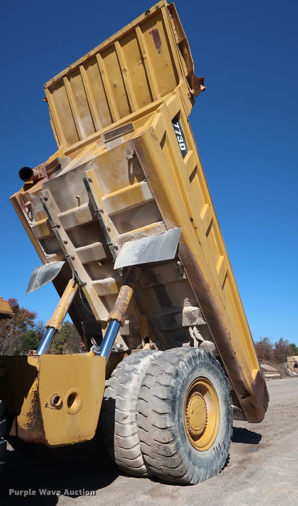 image for item DG3253 1999 Caterpillar 773D haul truck