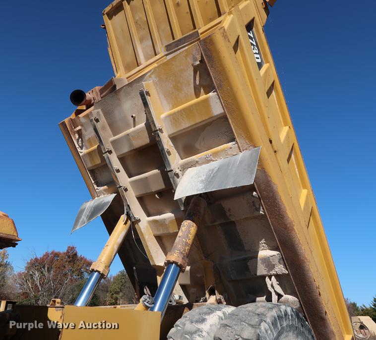 image for item DG3253 1999 Caterpillar 773D haul truck