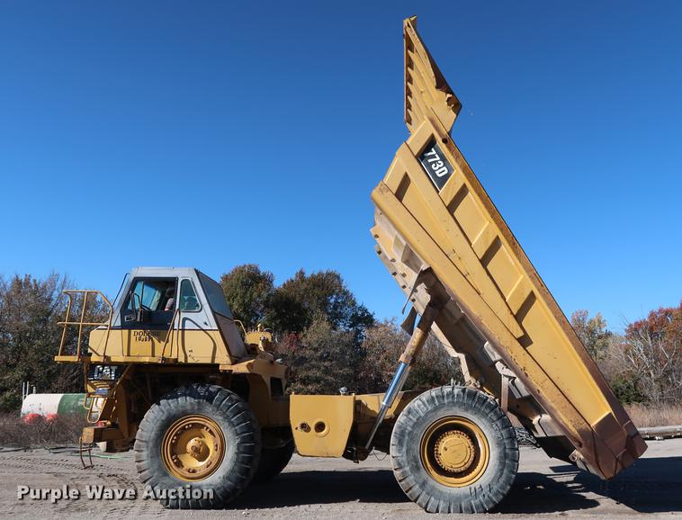 image for item DG3253 1999 Caterpillar 773D haul truck
