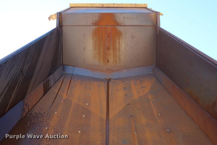 image for item DG3253 1999 Caterpillar 773D haul truck