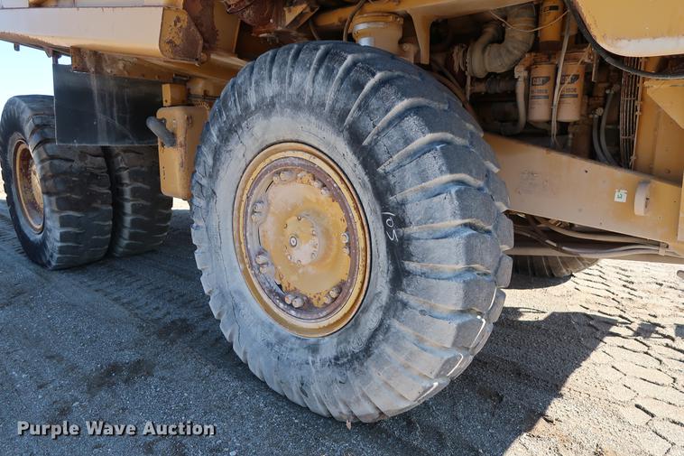 image for item DG3253 1999 Caterpillar 773D haul truck