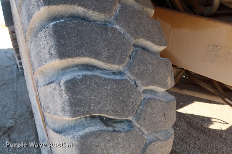 image for item DG3253 1999 Caterpillar 773D haul truck