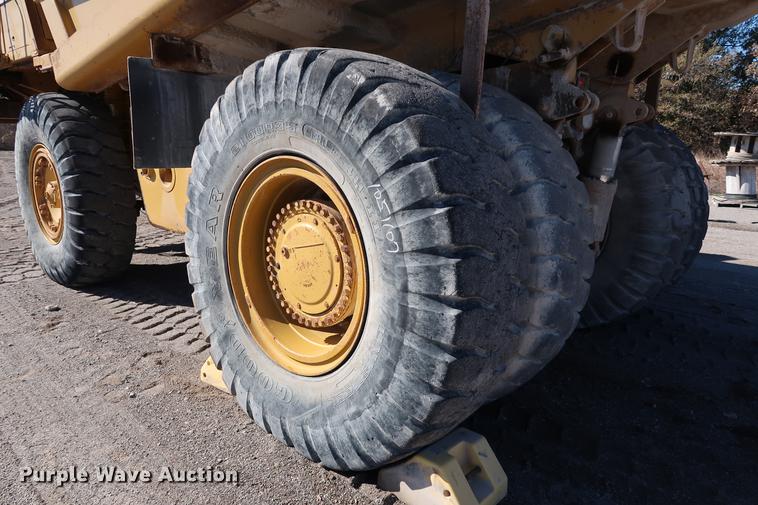 image for item DG3253 1999 Caterpillar 773D haul truck