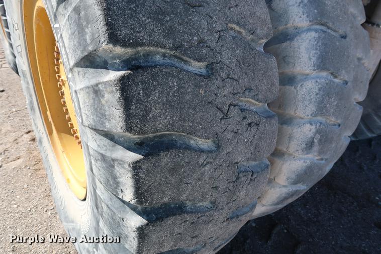 image for item DG3253 1999 Caterpillar 773D haul truck