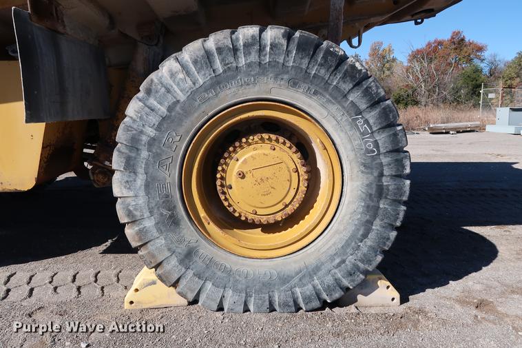 image for item DG3253 1999 Caterpillar 773D haul truck