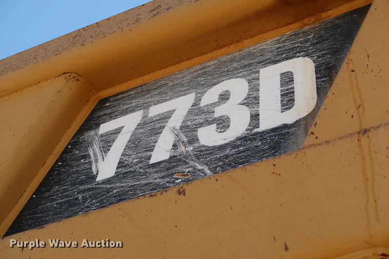 image for item DG3253 1999 Caterpillar 773D haul truck