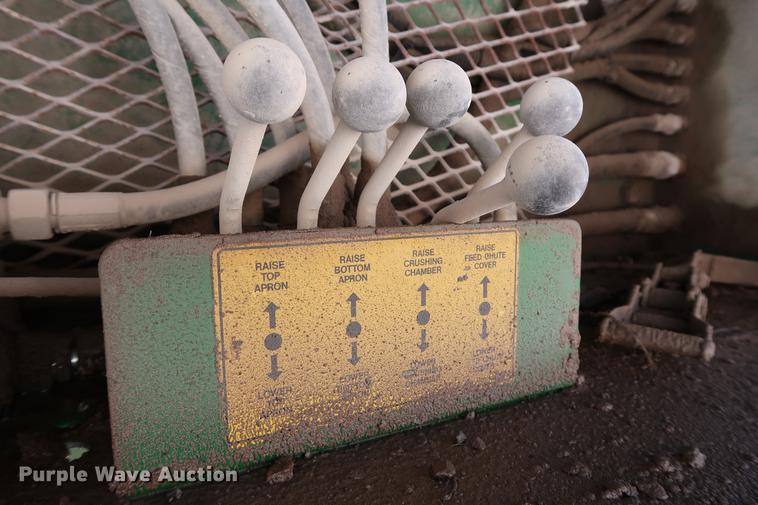 image for item DG3255 2011 McCloskey I54 crusher