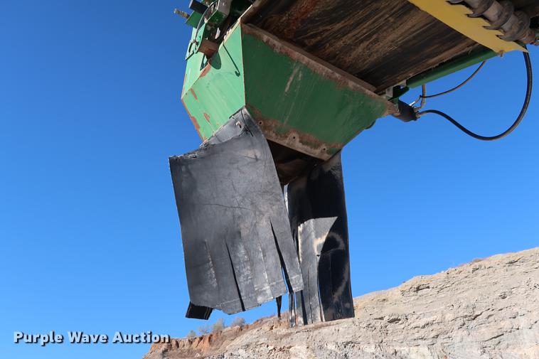 image for item DG3255 2011 McCloskey I54 crusher