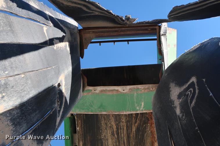 image for item DG3255 2011 McCloskey I54 crusher