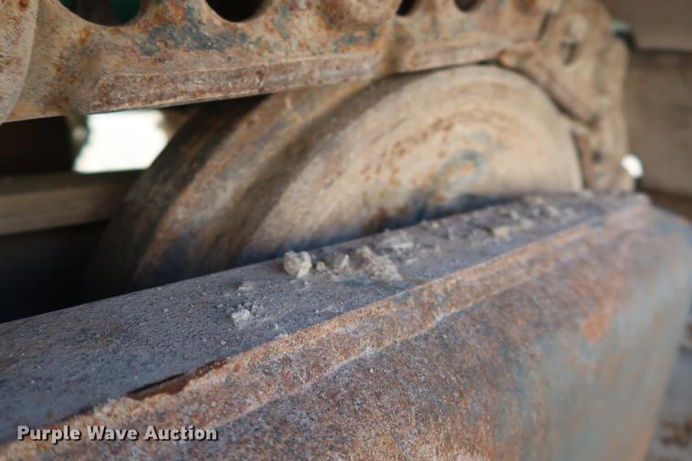 image for item DG3255 2011 McCloskey I54 crusher