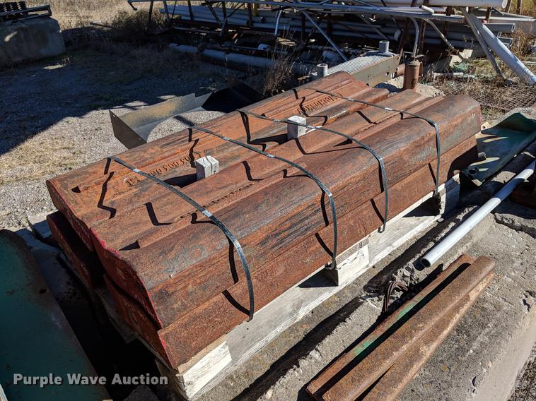 image for item DG3255 2011 McCloskey I54 crusher