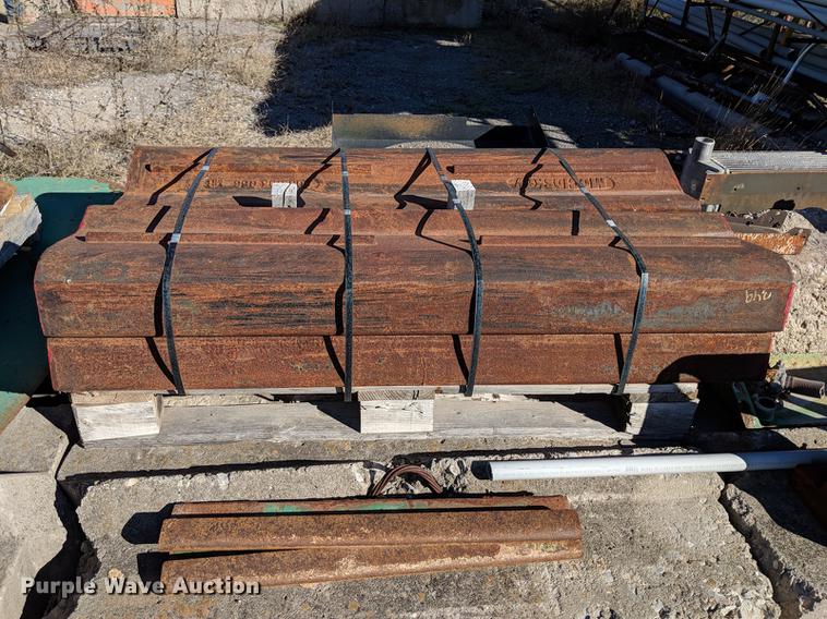 image for item DG3255 2011 McCloskey I54 crusher