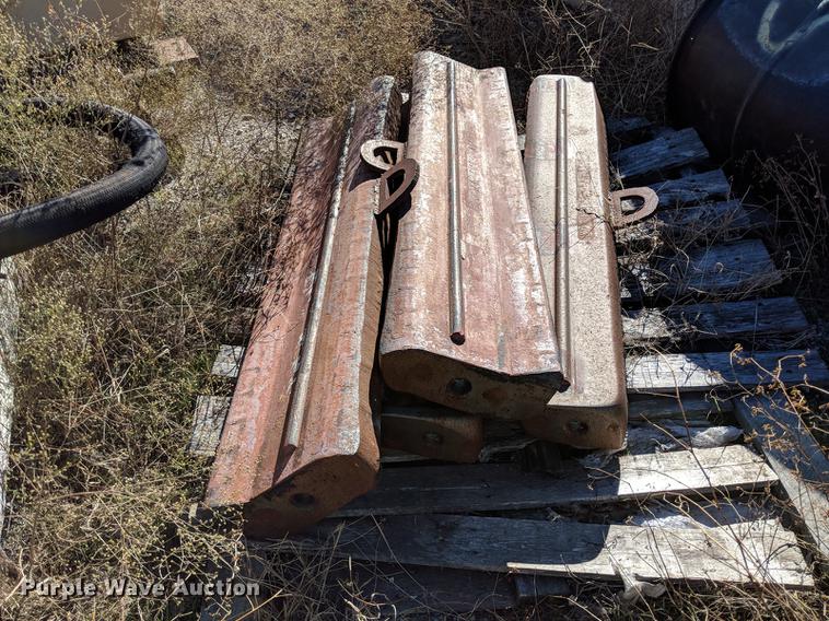 image for item DG3255 2011 McCloskey I54 crusher