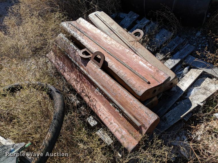 image for item DG3255 2011 McCloskey I54 crusher