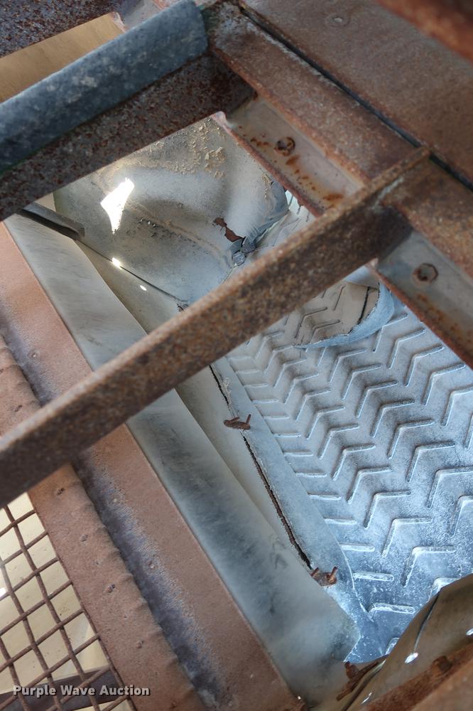 image for item DG3256 2012 McCloskey S190-3D screener