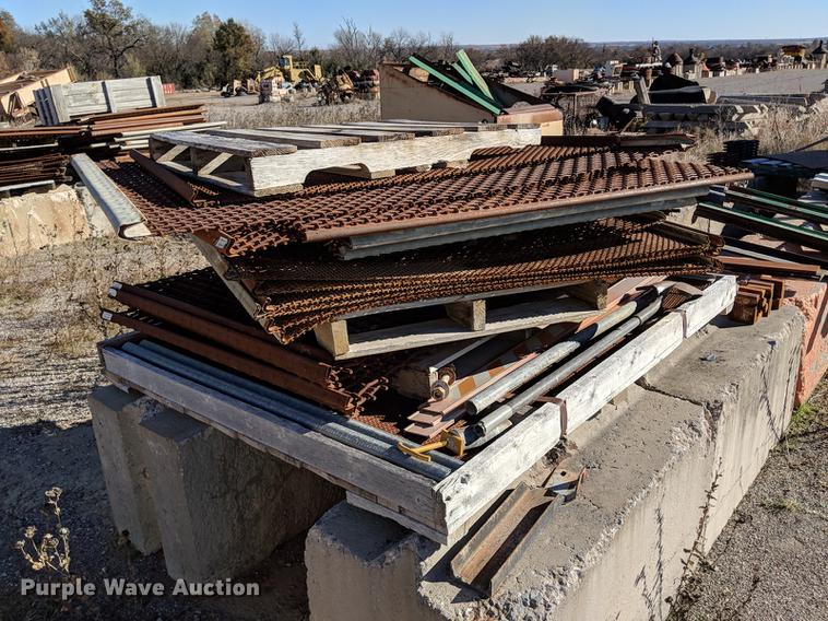 image for item DG3256 2012 McCloskey S190-3D screener