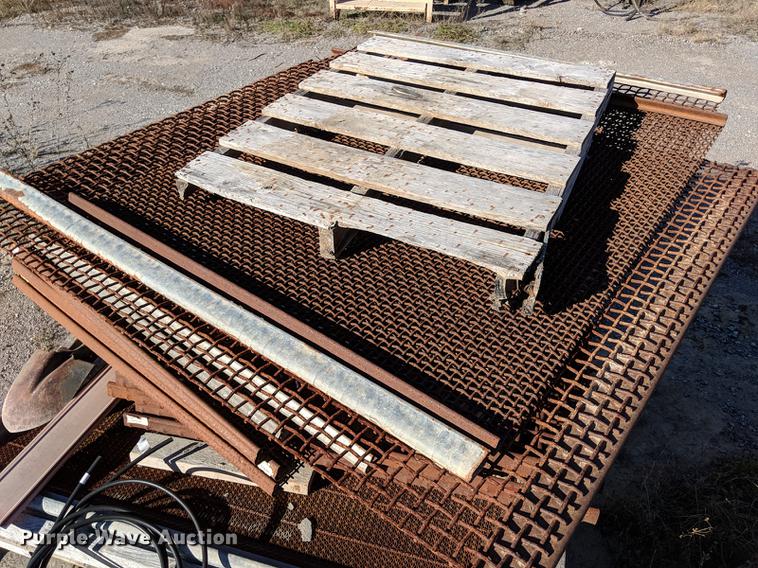 image for item DG3256 2012 McCloskey S190-3D screener