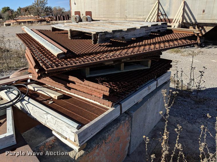 image for item DG3256 2012 McCloskey S190-3D screener