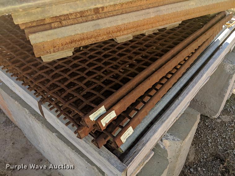 image for item DG3256 2012 McCloskey S190-3D screener