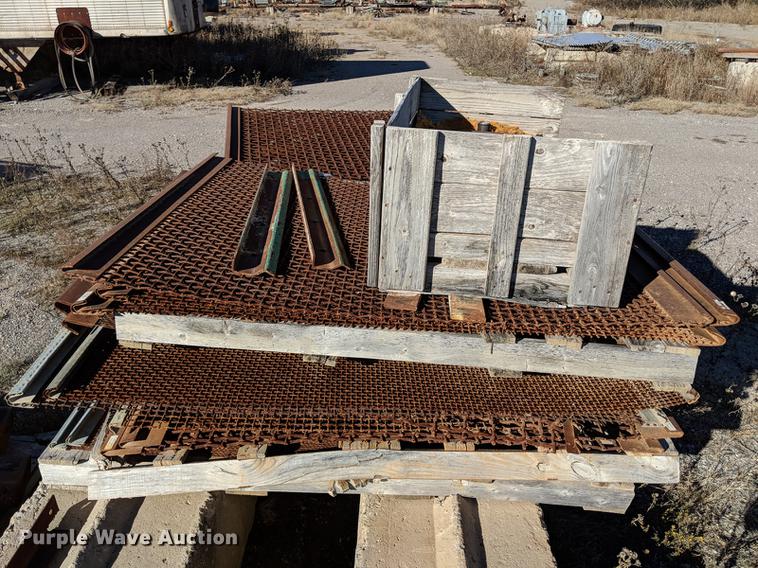 image for item DG3256 2012 McCloskey S190-3D screener