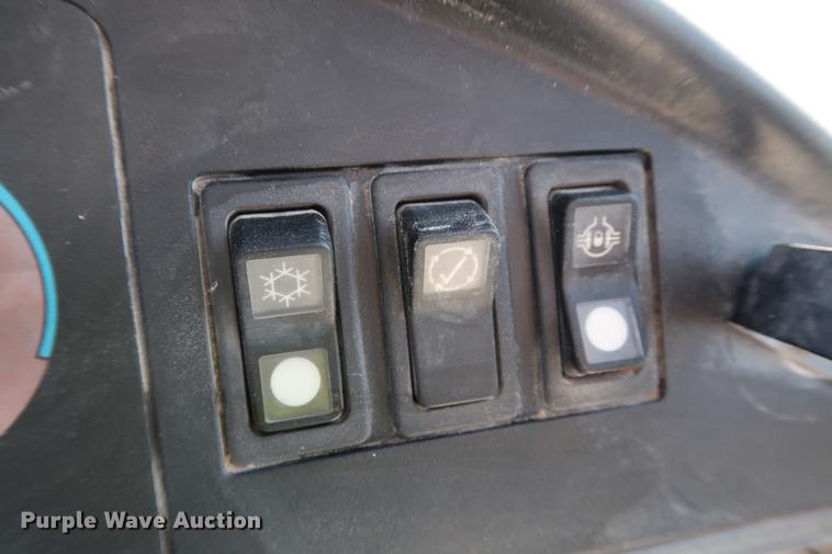 image for item DG3258 2002 Caterpillar 730 articulated haul truck