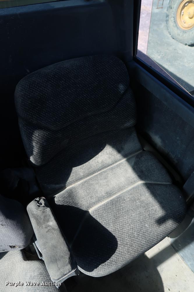 image for item DG3258 2002 Caterpillar 730 articulated haul truck