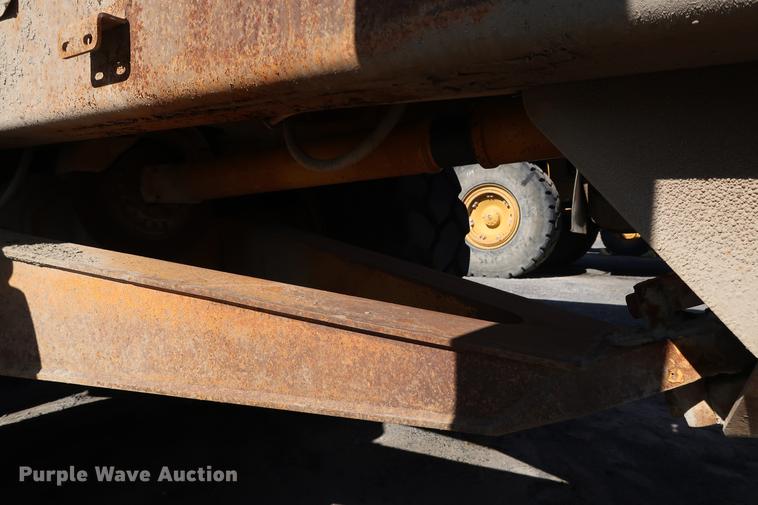 image for item DG3258 2002 Caterpillar 730 articulated haul truck