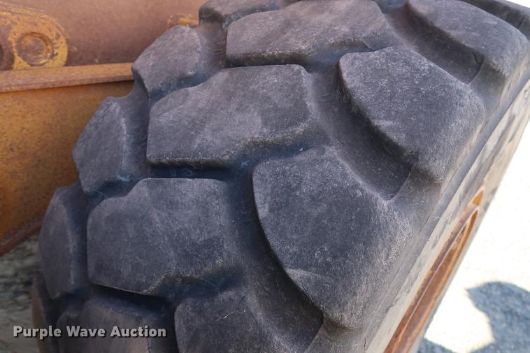 image for item DG3258 2002 Caterpillar 730 articulated haul truck